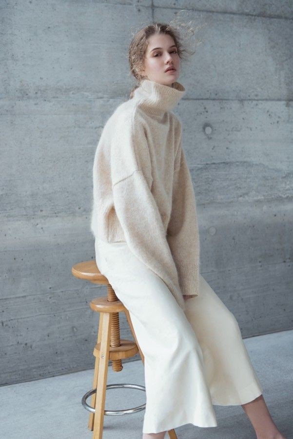 로로피아나 명품 브랜드 로고 하이엔드 럭셔리 패션 코디