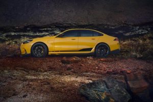 bmw m5 m 세단 투어링 카본 파츠 퍼포먼스 패키지 옵션 디자인 출시 괴물