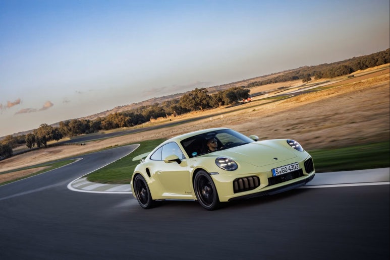 포르쉐 911 슈퍼카 스포츠카 터보 하이브리드 독일 데일리카