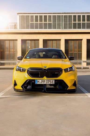 bmw m5 m 세단 투어링 카본 파츠 퍼포먼스 패키지 옵션 디자인 출시 괴물