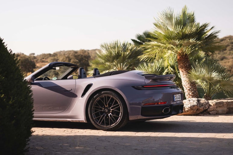 포르쉐 911 슈퍼카 스포츠카 터보 하이브리드 독일 데일리카 