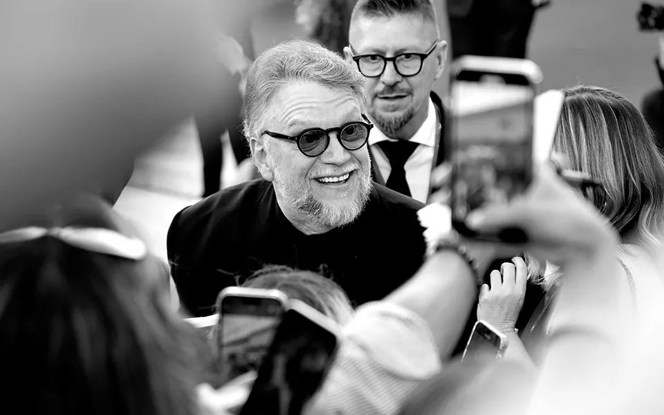 프랑켄슈타인 델 토로 기예르모 넷플릭스 드라마 오리지널 감독 작품 창조