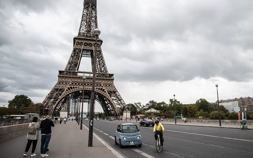 "6만 원도 비싼데 또?" 파리 에펠탑, 수백억 적자에 입장료 또 인상되나 2 프랑스 파리 에펠탑 여행 유럽 상징 입장료 인상 재정난