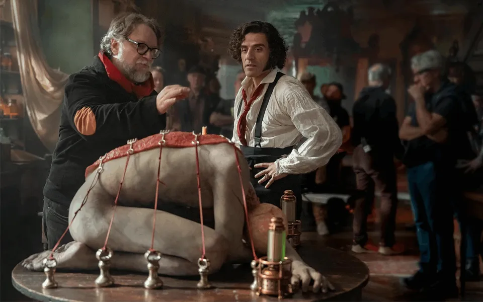 프랑켄슈타인 델 토로 기예르모 넷플릭스 드라마 오리지널 감독 작품 창조