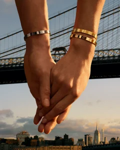 까르띠에 러브 언리미티드 컬렉션 공개 새로운 챕터 반지 팔찌 주얼리 하이주얼리 명품 럭셔리