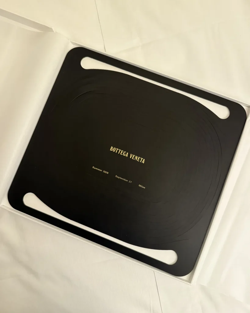 에디터의 밀라노 다이어리: 런웨이 밖에서 마주한 패션위크의 진짜 순간들 2 밀라노 패션 패션위크 런웨이 보테가베네타 디자인 다이어리