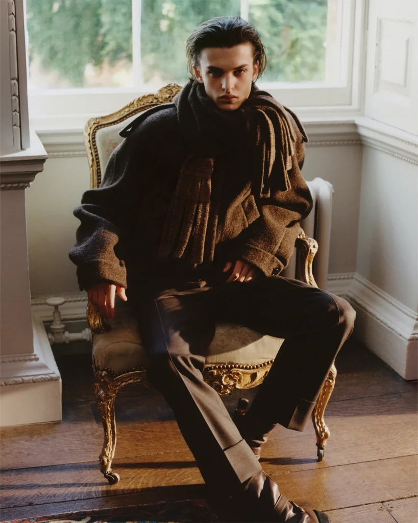 버버리 2025 겨울 캠페인 'A Grand Escape': 영국의 낭만을 입다 3 버버리 fw 겨울 아웃터 낭만 영국 패션 명품 럭셔리 헤리티지 브라이들백