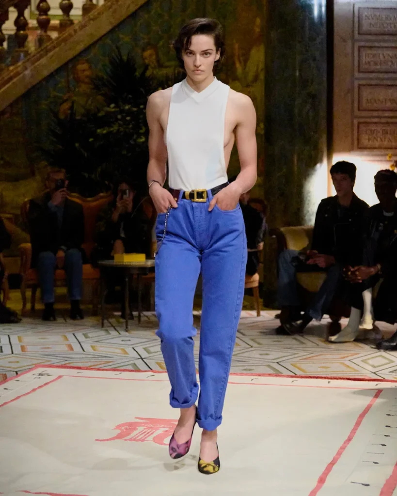 베르사체 컬렋션 데뷔 디자이너 다리오비탈레 명품