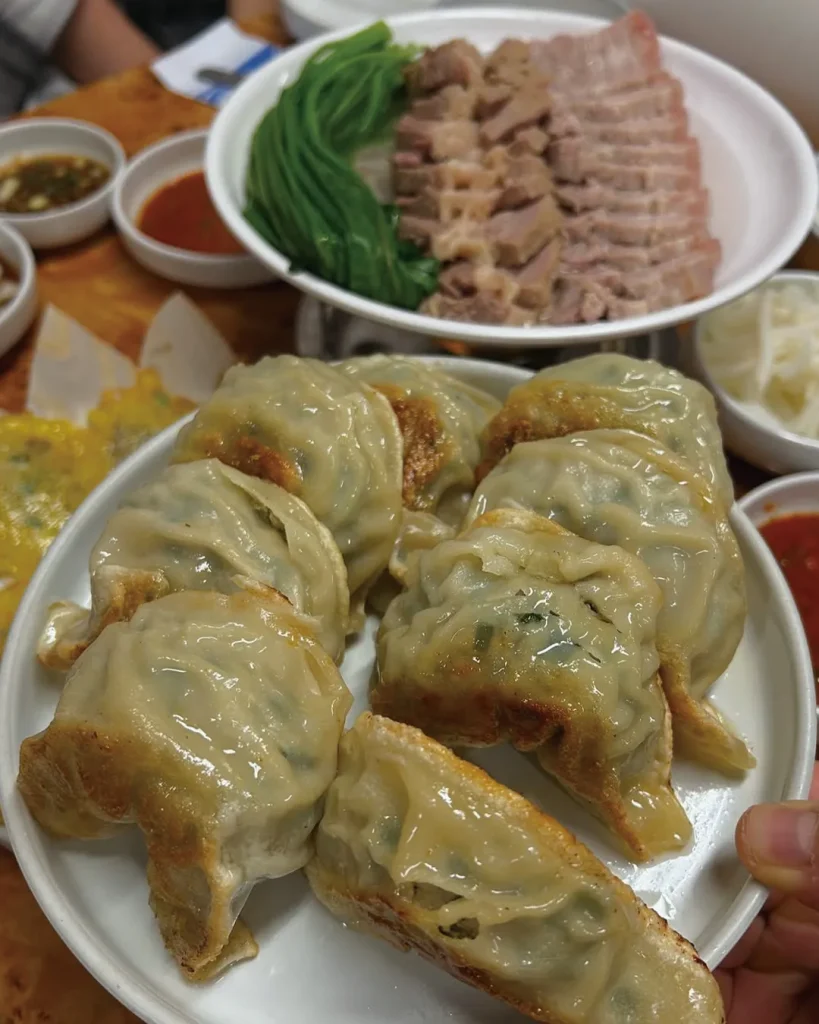 연휴가 끝난 식탁을 위하여: 허전함을 달래줄 따뜻한 밥상 6 4 연휴 명절 겨울 밥상 맛집 핫플 한국 대한민국 k푸드