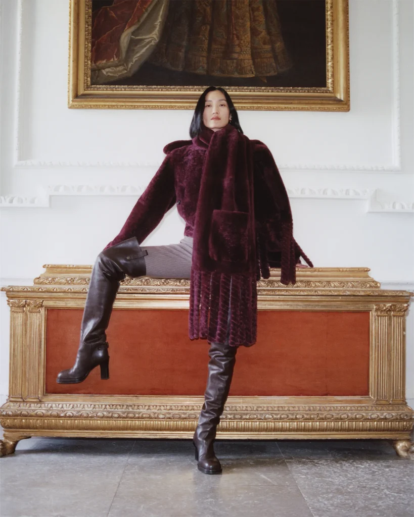 버버리 2025 겨울 캠페인 'A Grand Escape': 영국의 낭만을 입다 4 버버리 fw 겨울 아웃터 낭만 영국 패션 명품 럭셔리 헤리티지 브라이들백