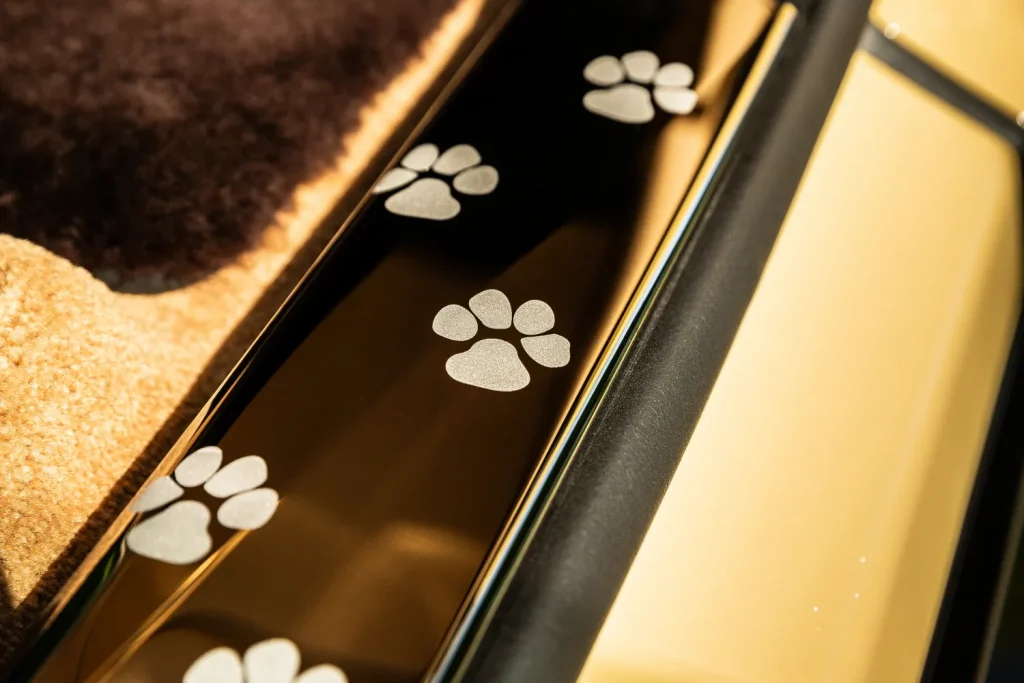 반려견을 위한 세상 단 하나의 헌사: 롤스로이스 스펙터 베일리 공개 4 롤스로이스 스펙터 베일리 반려견 로망 단하나 비스포크 하이엔드 헌사 공개