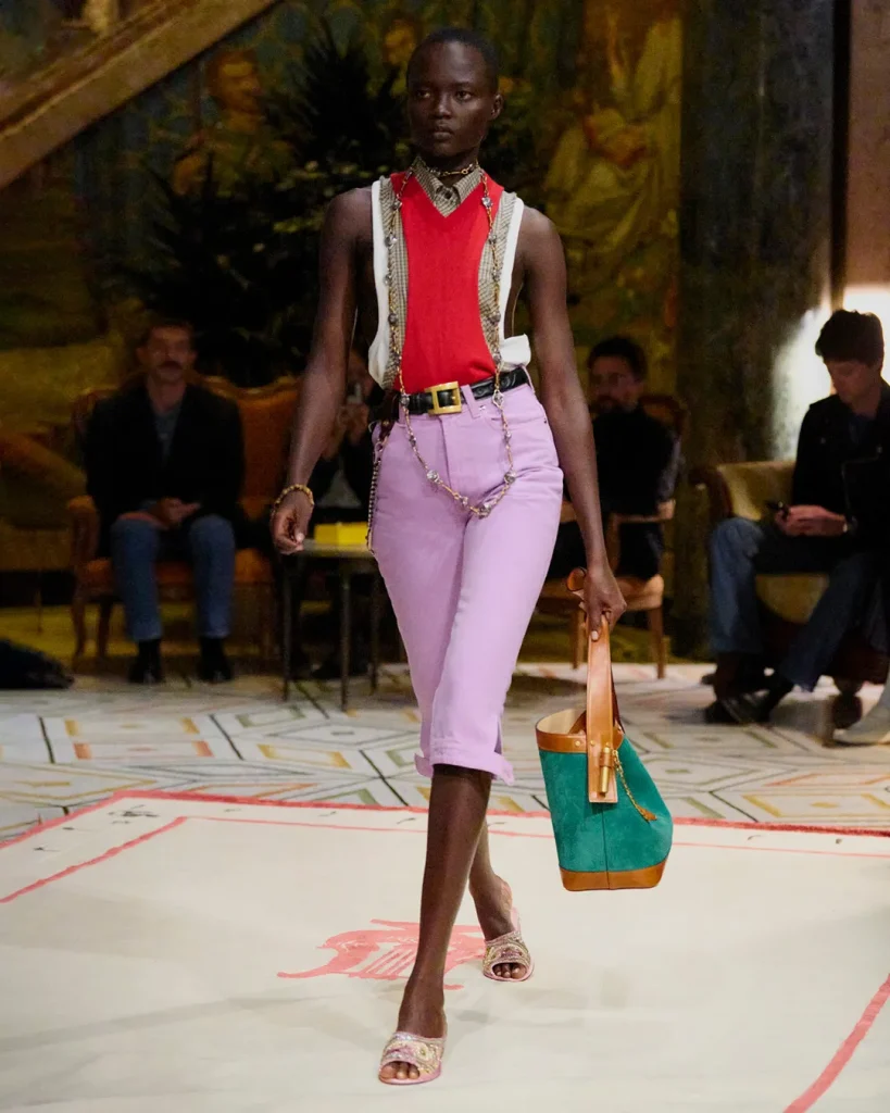 베르사체 컬렋션 데뷔 디자이너 다리오비탈레 명품