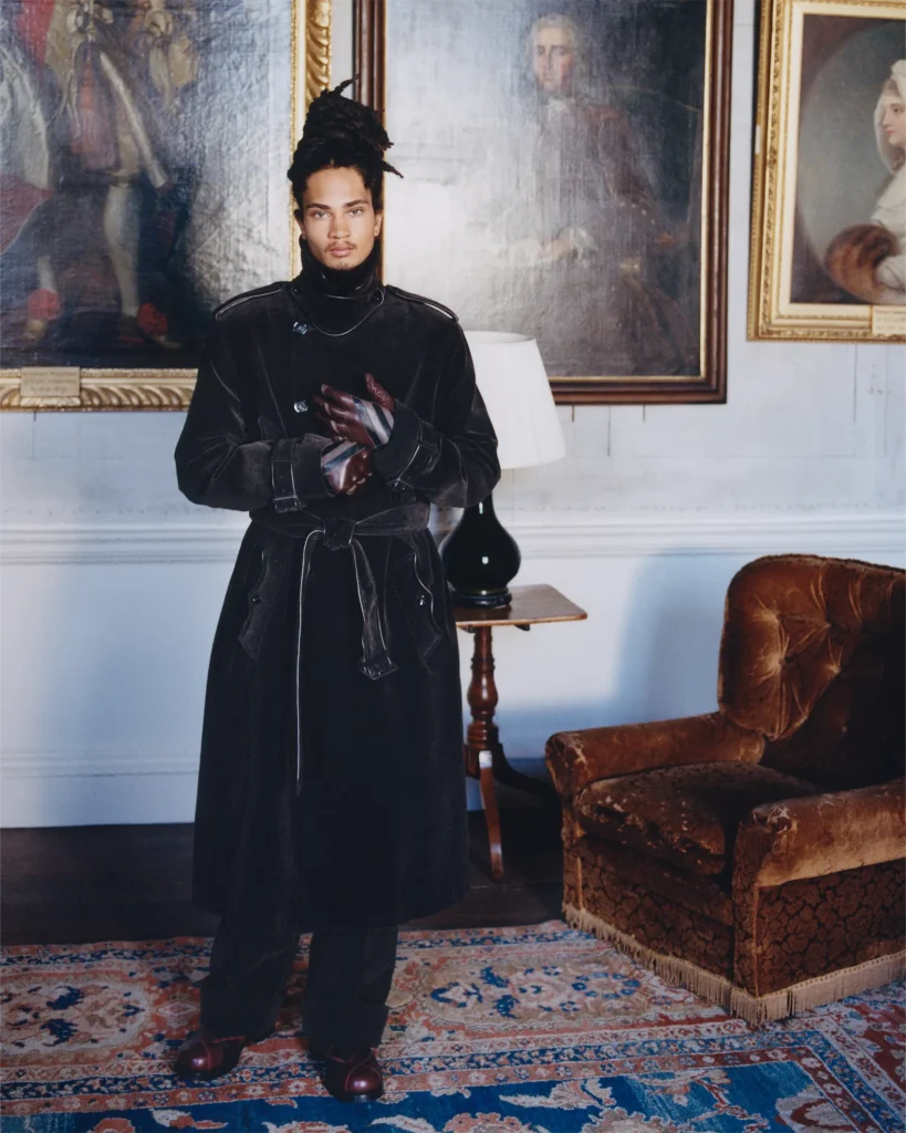 버버리 2025 겨울 캠페인 'A Grand Escape': 영국의 낭만을 입다 6 버버리 fw 겨울 아웃터 낭만 영국 패션 명품 럭셔리 헤리티지 브라이들백