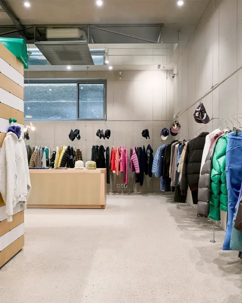 가을 나들이 지도: 지난달 서울에 새로 문을 연 브랜드 스토어 9 7 패션 옷 브랜드 오픈 리뉴얼 스토어 서울 핫플