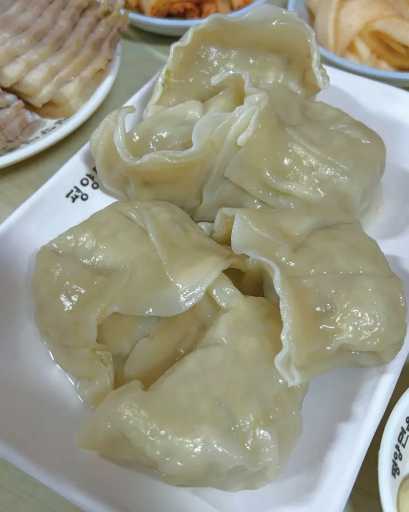 연휴가 끝난 식탁을 위하여: 허전함을 달래줄 따뜻한 밥상 6 8 연휴 명절 겨울 밥상 맛집 핫플 한국 대한민국 k푸드