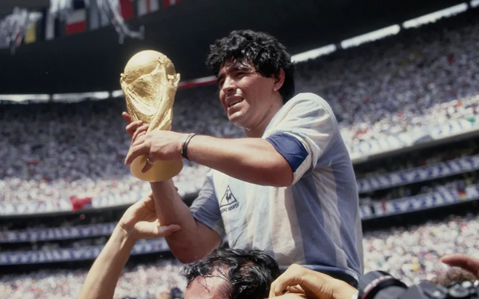 펠레의 시대에서 메시의 대관식까지: 아디다스 월드컵 공인구 50년의 역사 8 축구 축구공 공인구 아디다스 월드컵 펠레 상징 디자인 혁신 기술