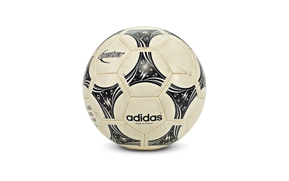 펠레의 시대에서 메시의 대관식까지: 아디다스 월드컵 공인구 50년의 역사 11 축구 축구공 공인구 아디다스 월드컵 펠레 상징 디자인 혁신 기술