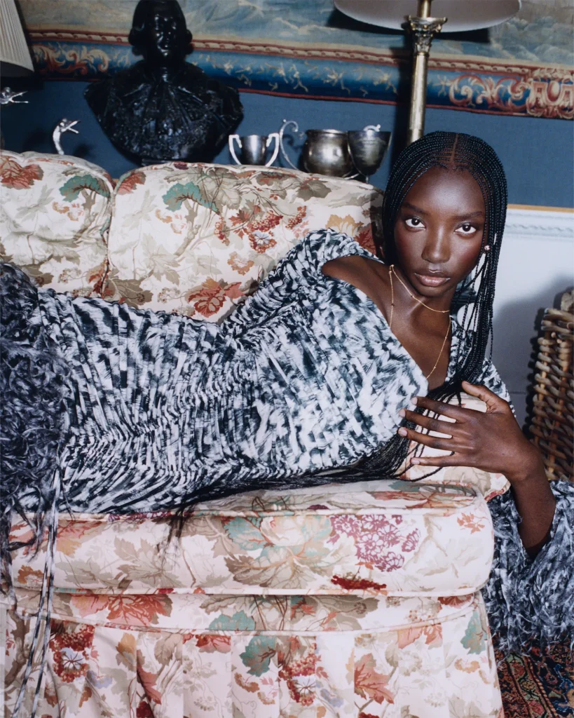 버버리 2025 겨울 캠페인 'A Grand Escape': 영국의 낭만을 입다 9 버버리 fw 겨울 아웃터 낭만 영국 패션 명품 럭셔리 헤리티지 브라이들백