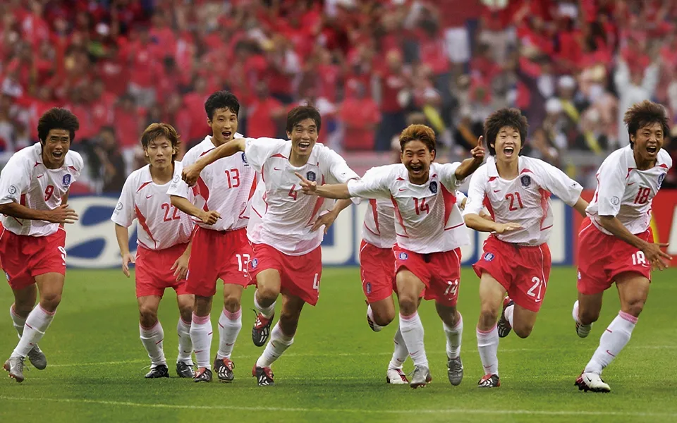 펠레의 시대에서 메시의 대관식까지: 아디다스 월드컵 공인구 50년의 역사 16 축구 축구공 공인구 아디다스 월드컵 펠레 상징 디자인 혁신 기술