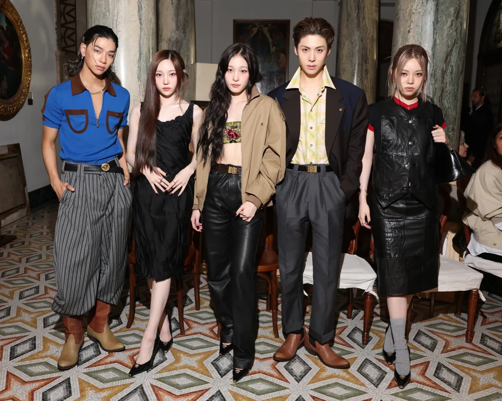 베르사체 컬렋션 데뷔 디자이너 다리오비탈레 명품