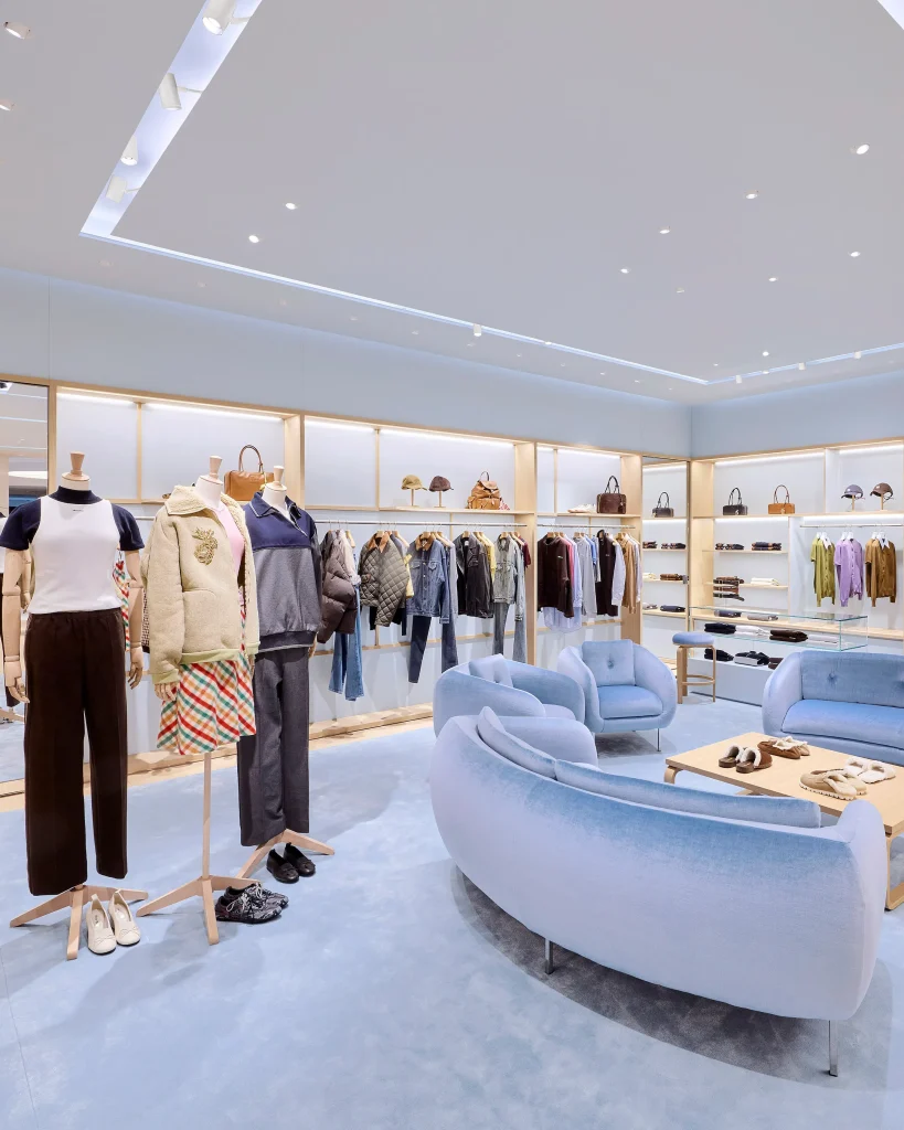 가을 나들이 지도: 지난달 서울에 새로 문을 연 브랜드 스토어 9 26 패션 옷 브랜드 오픈 리뉴얼 스토어 서울 핫플