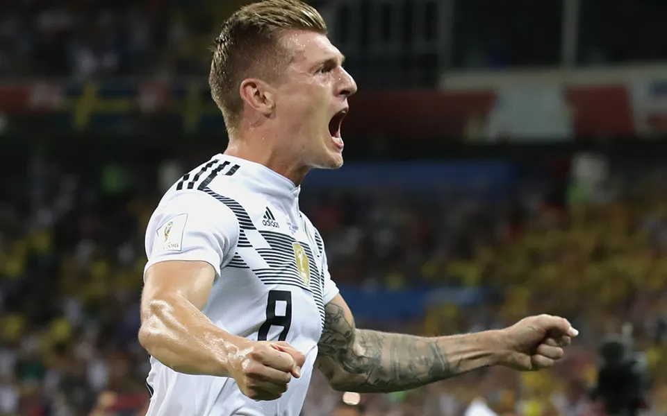 펠레의 시대에서 메시의 대관식까지: 아디다스 월드컵 공인구 50년의 역사 24 축구 축구공 공인구 아디다스 월드컵 펠레 상징 디자인 혁신 기술