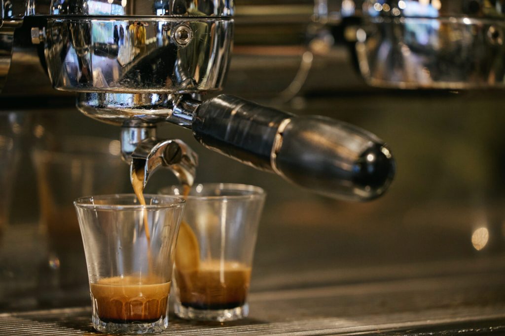 리사르, 한국 에스프레소 바의 기준을 만들다 5 커피 카페 에스프레소바 기준 철학 맛 리사르커피