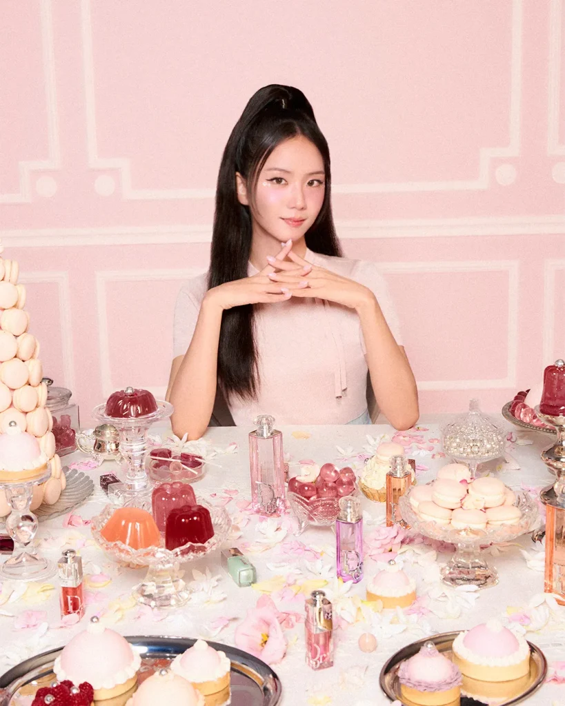 Jisoo's Take on Dior Addict 2026: "I'm trying to show my true self rather than perfection." 3 지수 디올 어딕트 향수 럭셔리 명품 화장품 뷰티