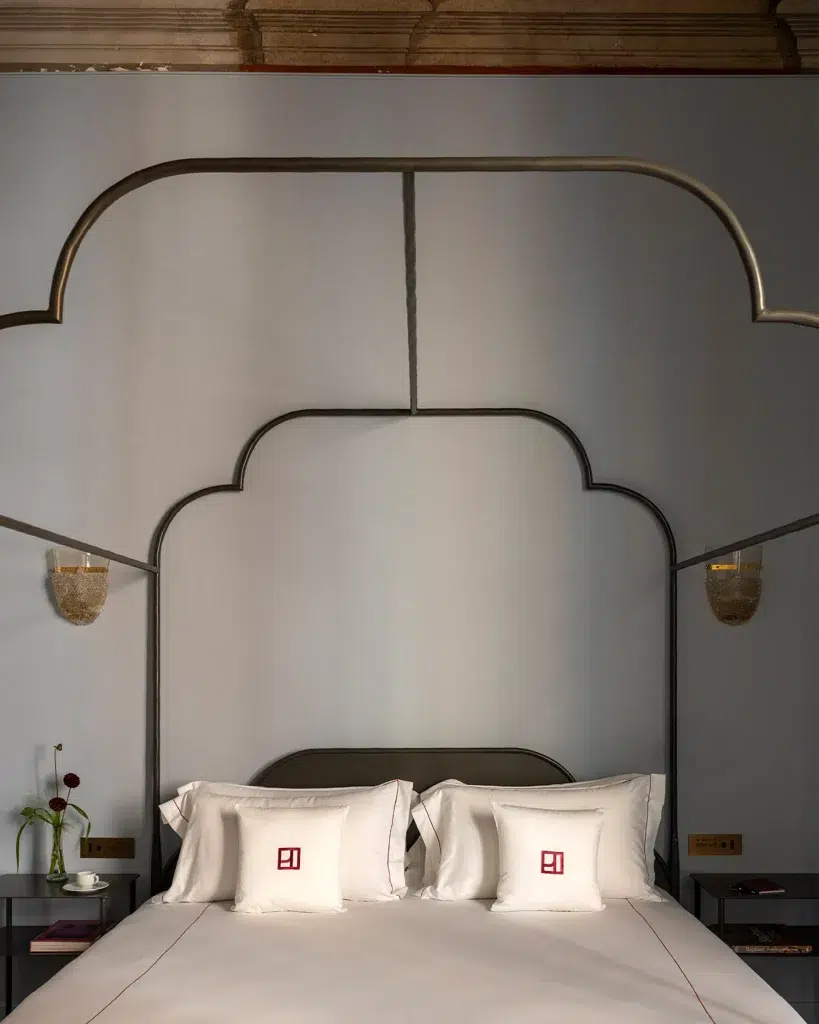 루카 구아다니노 감독이 총괄 연출한 호텔 ‘팔라초 탈리아’가 개관했다 13 루카 구아다니노가 총괄 연출한 로마 호텔 팔라초 탈리아 개관